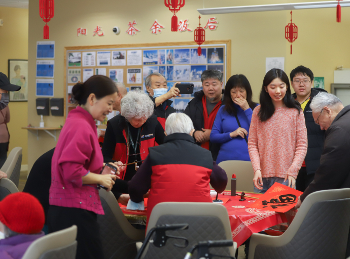 Warm Companionship: Zaidao Students' Spring Festival Visit to Worldshine Senior Center