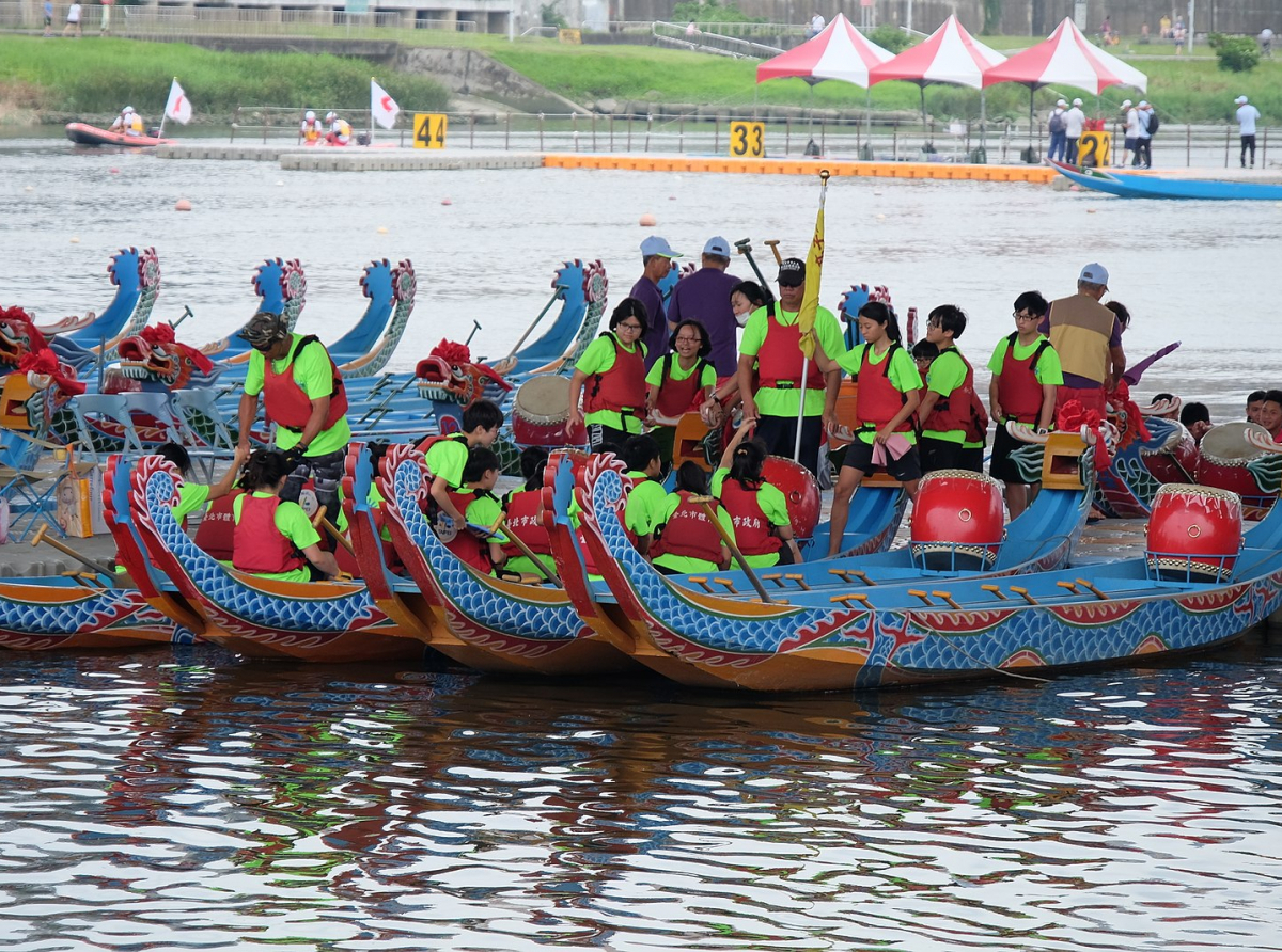 Dragon Boat Racing